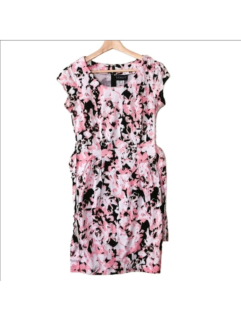 Super cute pencil floral Venus dress. Size 2